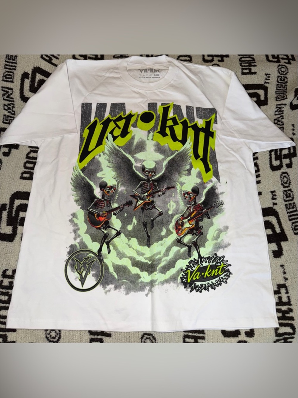 VAKNT DEMON MUSIC WHITE WITH GREEN GRAPHIC TEE / T-SHIRT SIZE XL NEW